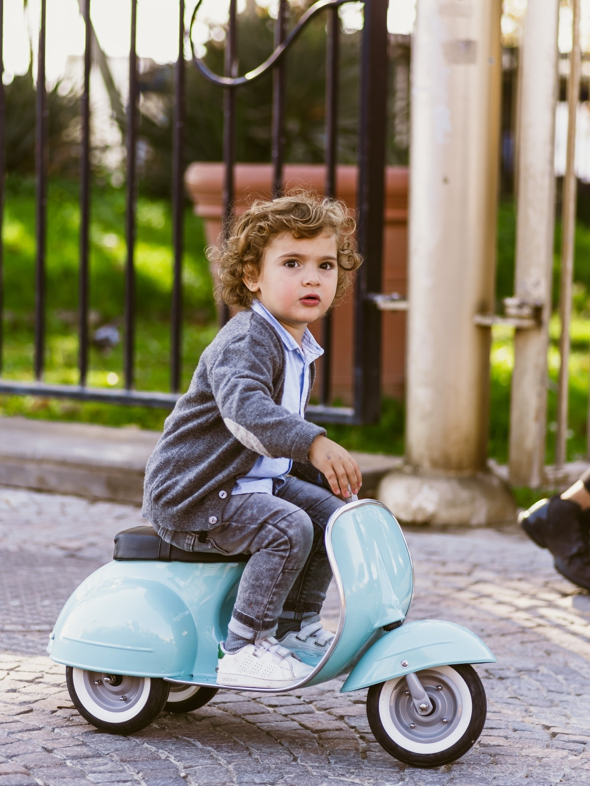 Primo Classic Ride On Scooter Outdoor Play Amboss Toys