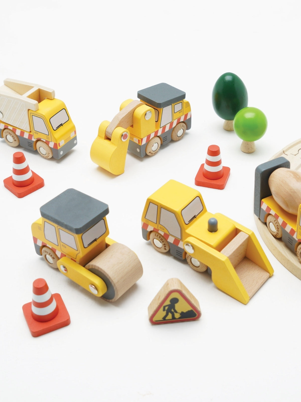 Wooden Construction Toy Cars, Trucks, & Diggers Vehicles Le Toy Van