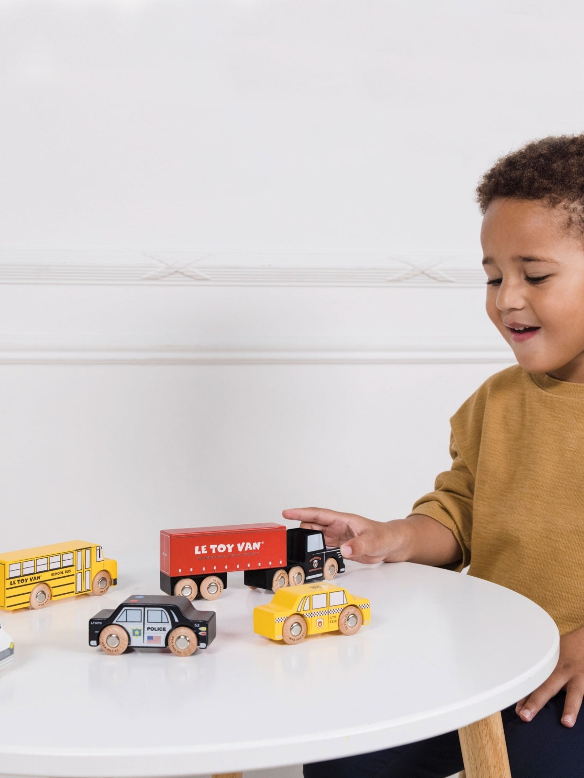 Wooden New York Toy Car Set Vehicles Le Toy Van