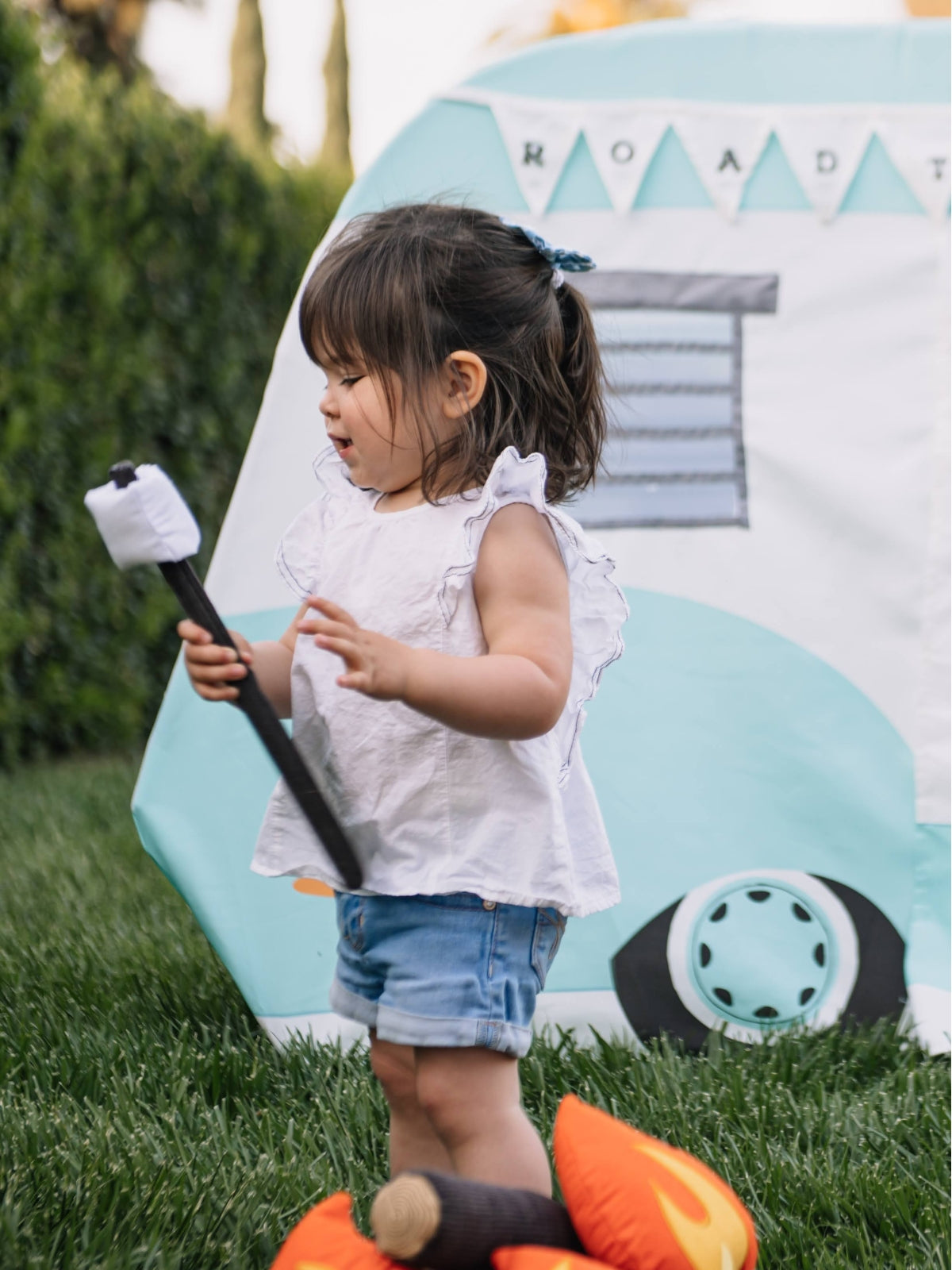 Roadtrip Camper & Campfire Pretend Play Wonder & Wise
