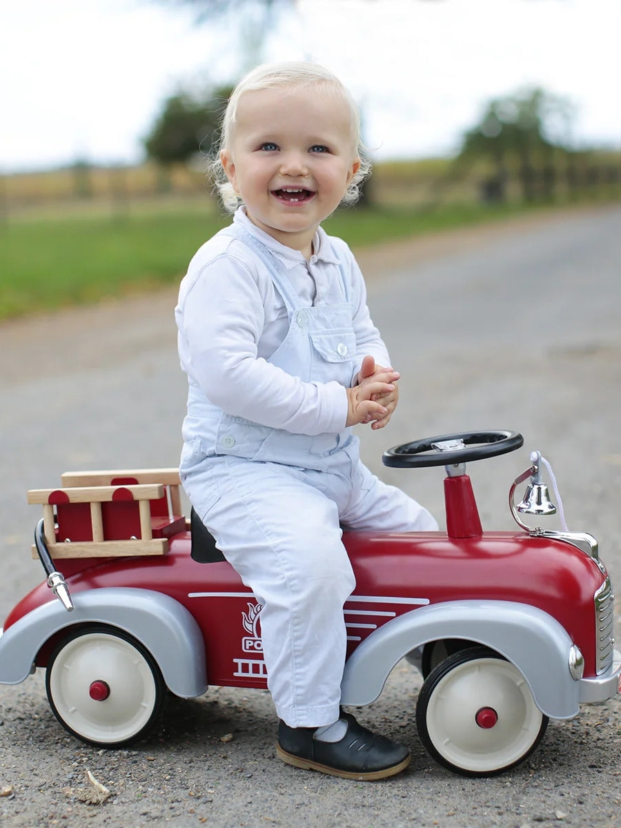 Ride-On Speedster Fireman Outdoor Play Baghera