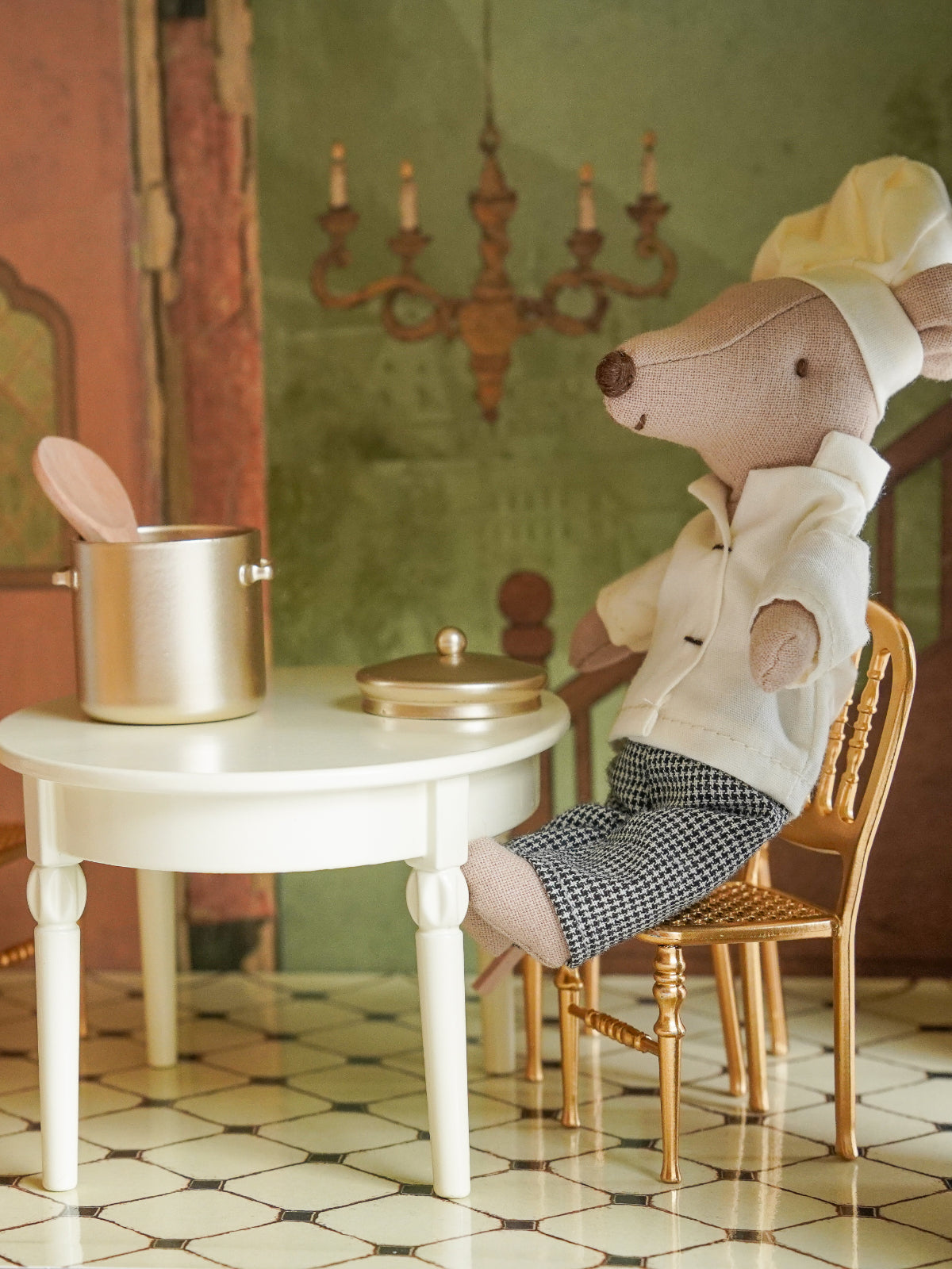 Castle Hall with Chef Mouse and Princess and the Pea Bundle Maileg