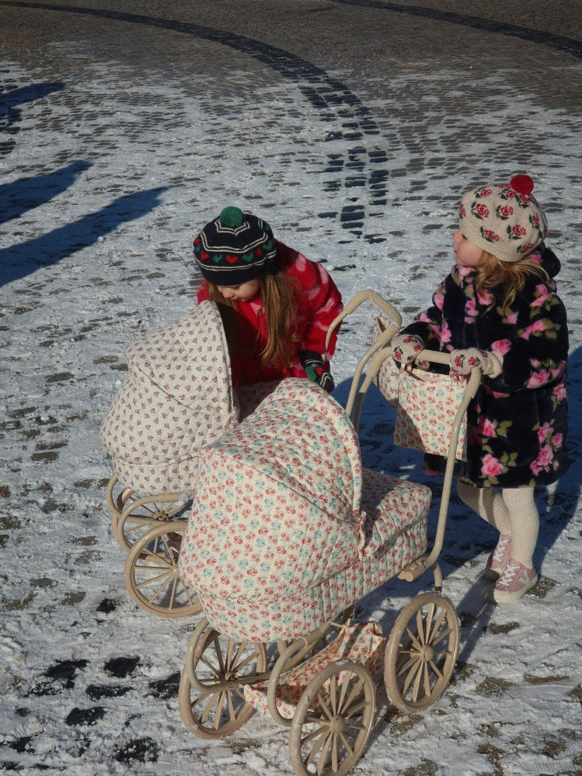 Lumina Floral Doll Pram Pretend Play Konges Sløjd