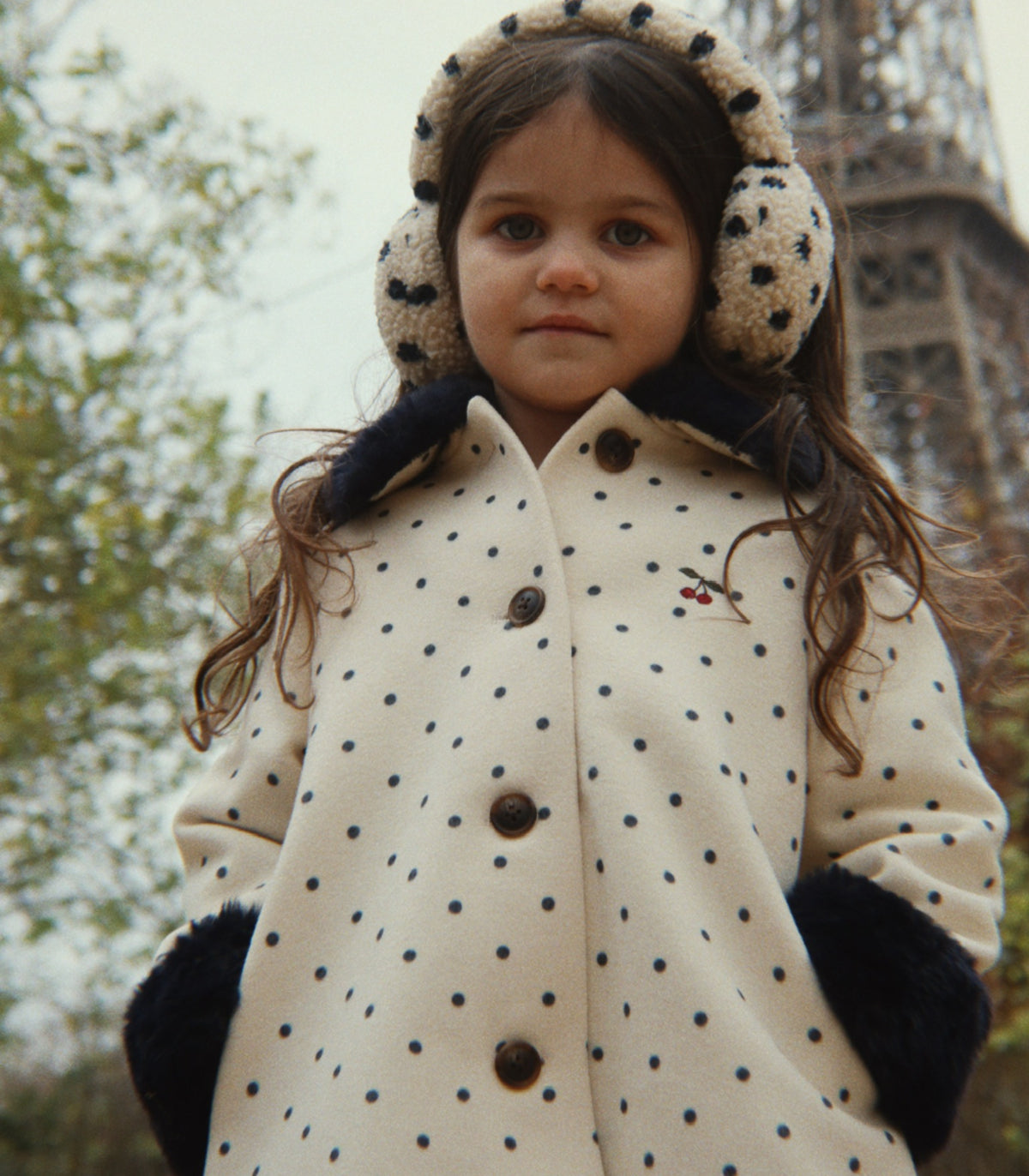 girl wearing konges porsia coat