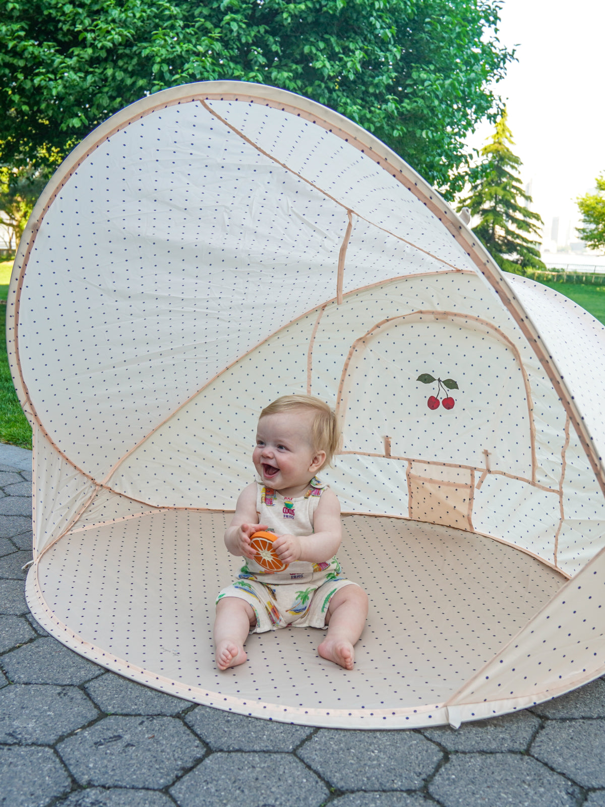 Navy Dots Beach Pop-Up Tent Outdoor Play Konges Sløjd