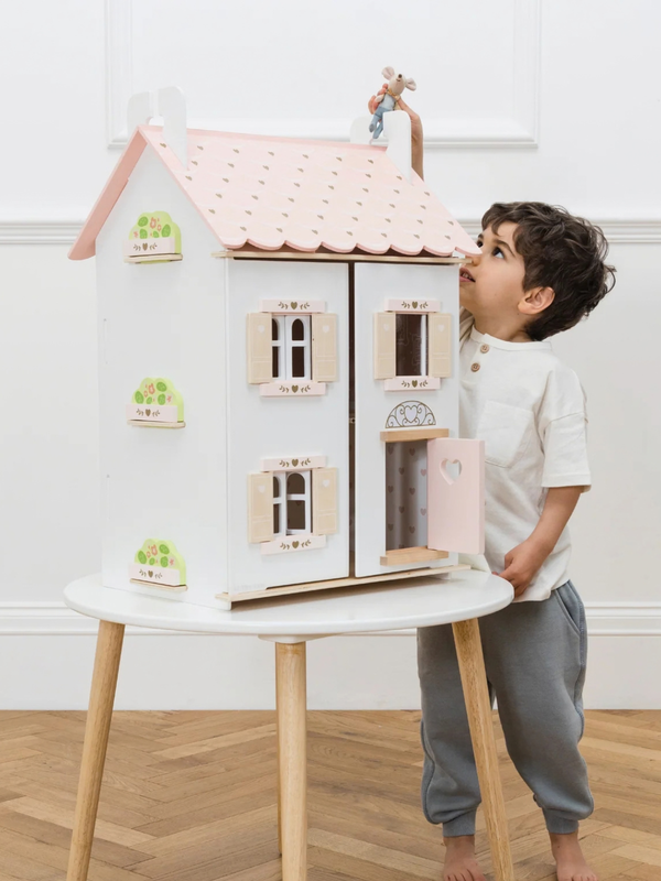 Roseheart Dollhouse with Furniture and Family