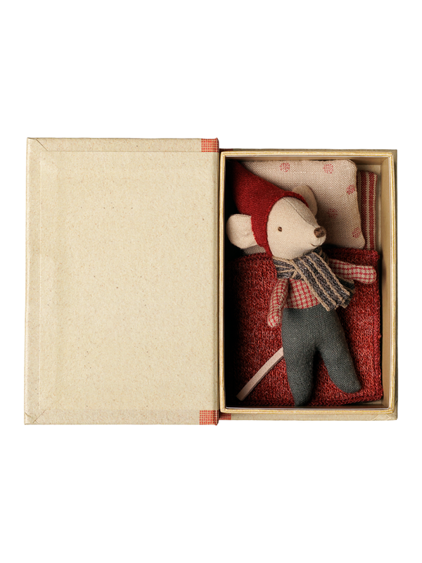 Christmas Mouse, Baby in Book