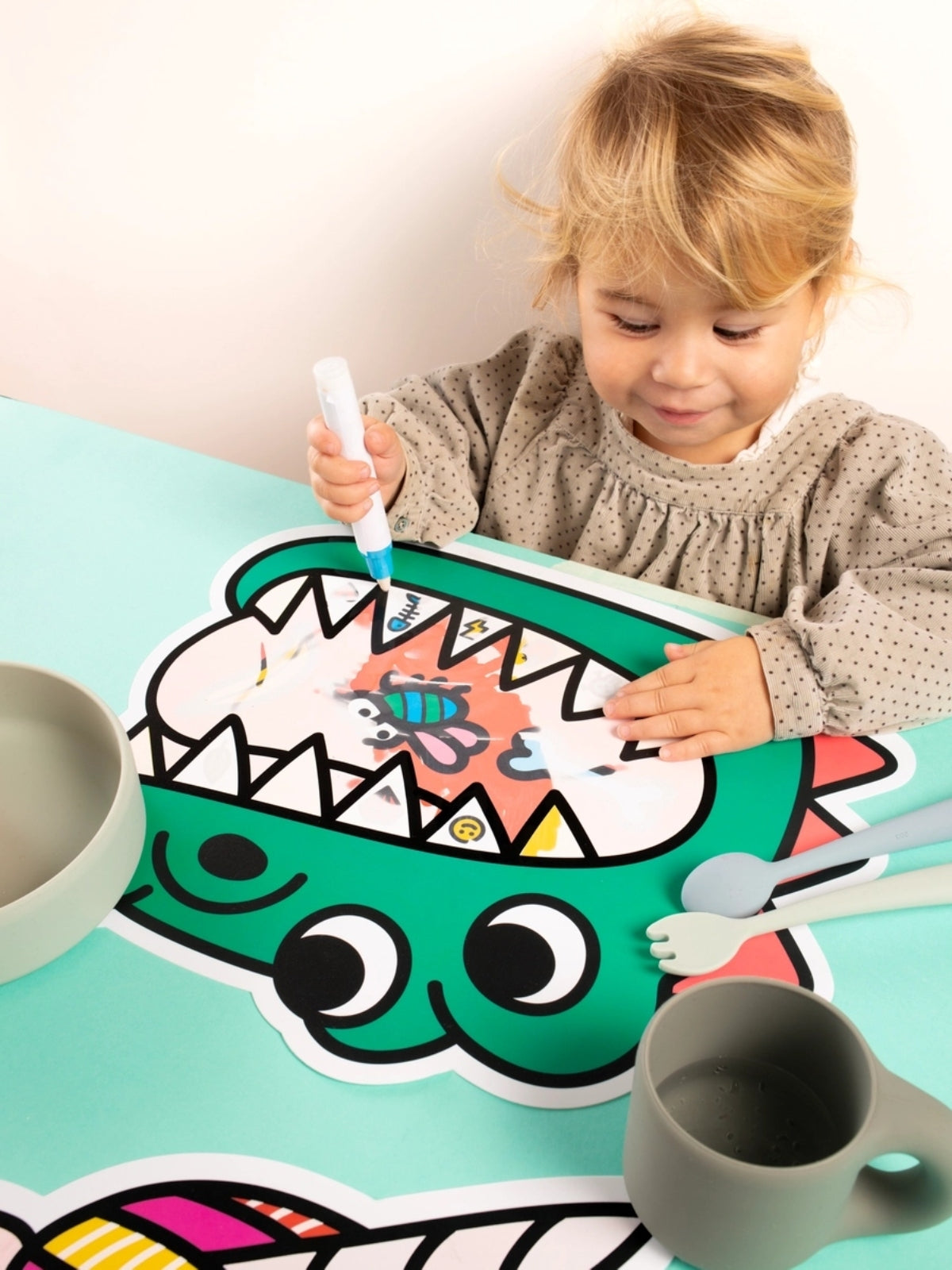 Magic Water Placemat - Dino Arts & Crafts OMY   