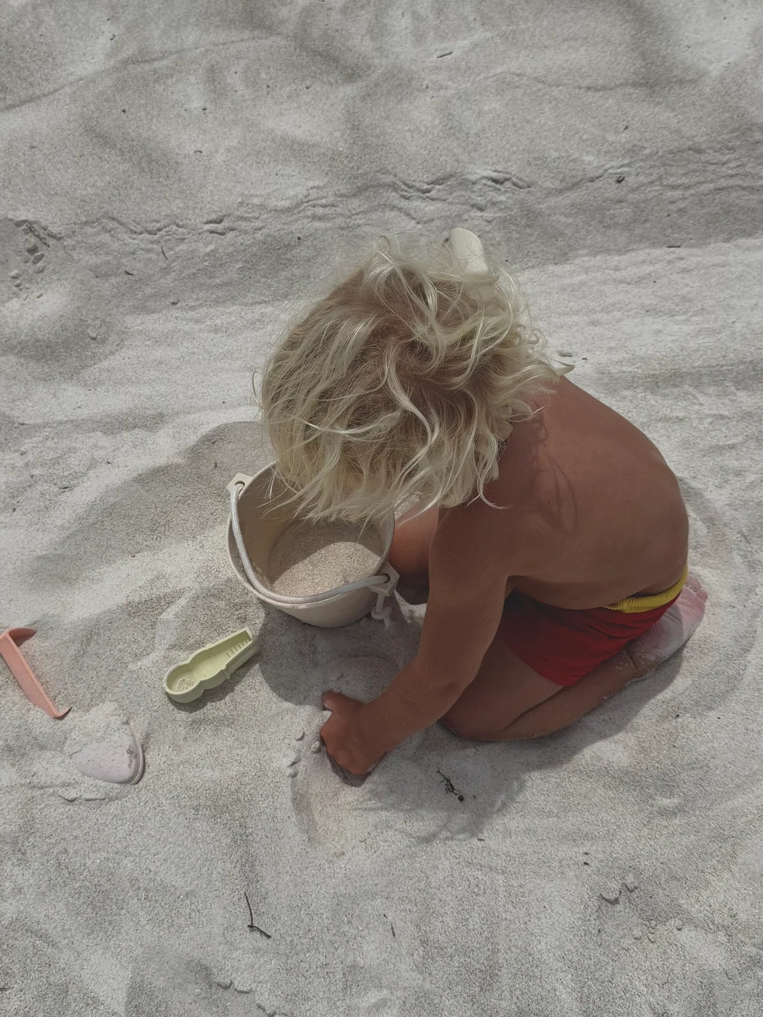 Silicone Beach Bucket & Spade Set Outdoor Play Sunnylife